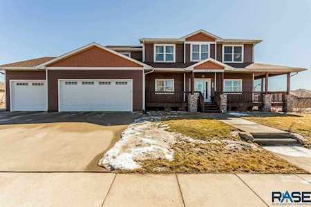 8008 S Red Hill Cir Sioux Falls, SD 57108