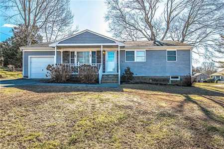 23 Concord Dr Middletown, RI 02842
