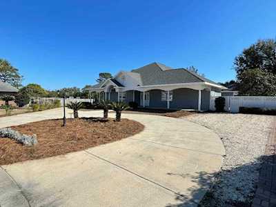 215 S Hampton Court Niceville, FL 32578