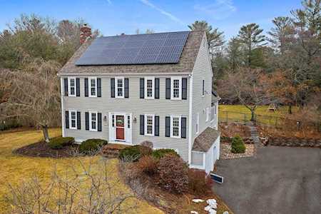 16 Deer Hill Ln Carver, MA 02330