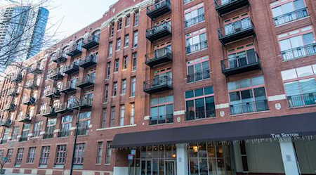 360 W Illinois St #2G Chicago, IL 60654