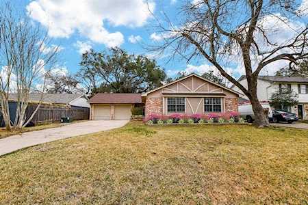 9614 Lawngate Dr Houston, TX 77080