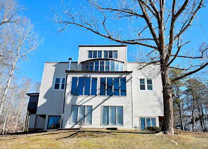 2086 Wolverine Drive Hide A Way Hills, OH 43107