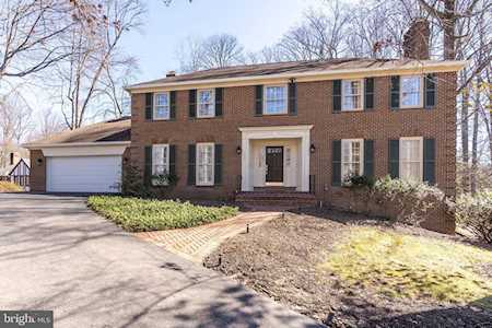 1095 Old Cedar Rd Mclean, VA 22102