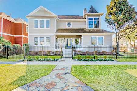 1623 Nicholson St Houston, TX 77008