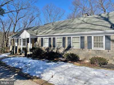 636 Valley View Ln Wayne, PA 19087