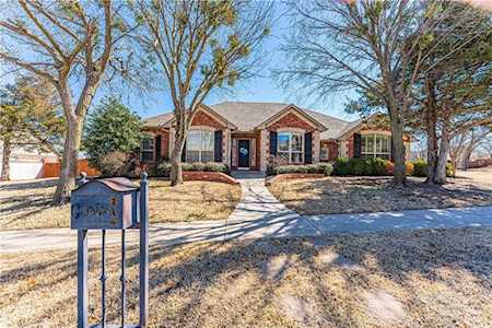 1921 Hallbrooke Dr Norman, OK 73071