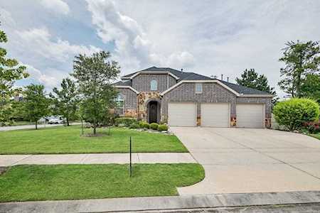 8167 Laughing Falcon Trl Conroe, TX 77385