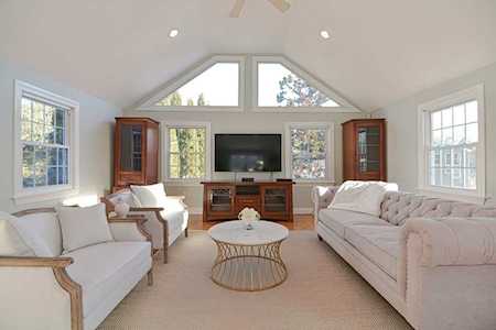 90 Marla Lane Reading, MA 01867
