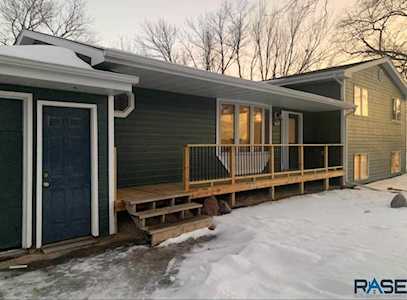 1501 E Sylvan Cir Brandon, SD 57005-1523