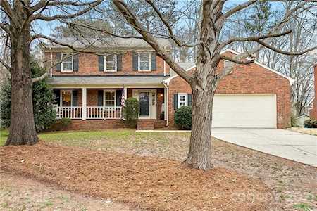 400 Port Royal Dr Matthews, NC 28105