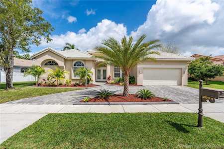 2011 NW 129th Ter Pembroke Pines, FL 33028