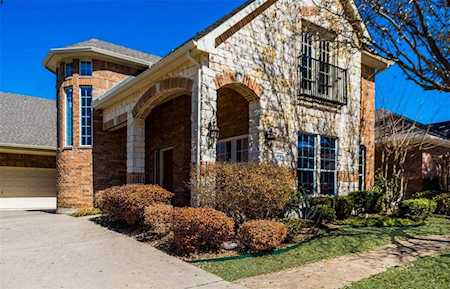 8008 Twin Oaks Drive Mckinney, TX 75070