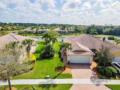 5999 Benevento Dr Sarasota, FL 34238