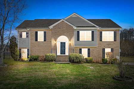 3426 N Henderson Way Clarksville, TN 37042