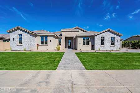 3104 E Blackhawk Drive Gilbert, AZ 85298