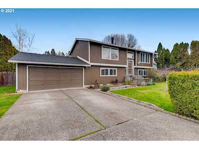 2022 NE 13th Ave Hillsboro, OR 97124