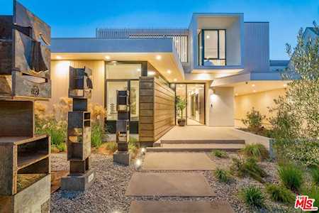 9018 Dorrington Avenue West Hollywood, CA 90048