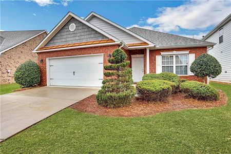 328 Clover Brook Dr Locust Grove, GA 30248