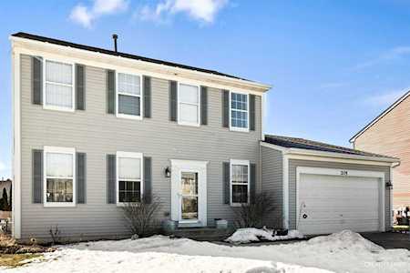 205 Brompton Ct Oswego, IL 60543