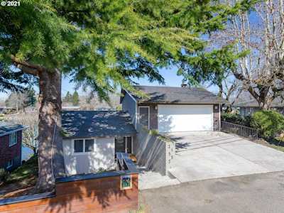 21555 NE Interlachen Ln Fairview, OR 97024