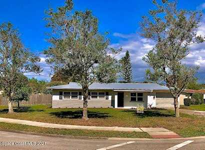2910 Rollins Street Melbourne, FL 32901