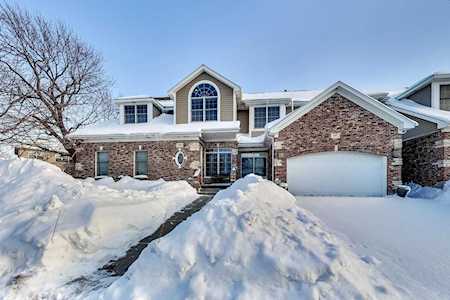 1245 S Falcon Dr Palatine, IL 60067