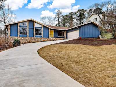 885 E Riverbend Dr SW Lilburn, GA 30047
