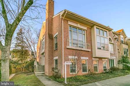 2144 Kings Garden Way Falls Church, VA 22043