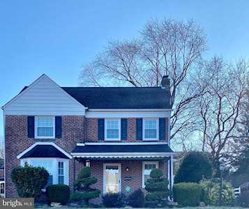 30 Dewey Rd Cheltenham, PA 19012
