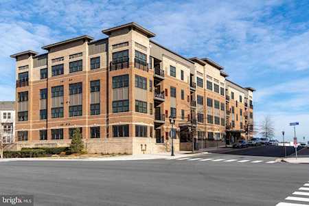 9521 Bastille St #205 Fairfax, VA 22031