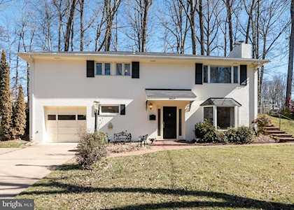 5619 Flag Run Dr Springfield, VA 22151