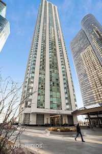 195 N Harbor Dr #4703 Chicago, IL 60601