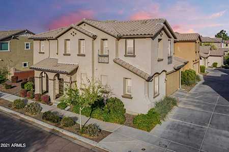 887 S Swallow Lane Gilbert, AZ 85296