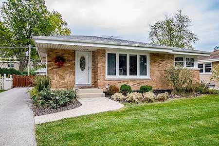 895 S Parkside Ave Elmhurst, IL 60126