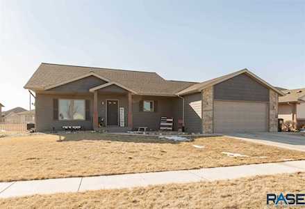 1035 N James Ave Tea, SD 57064