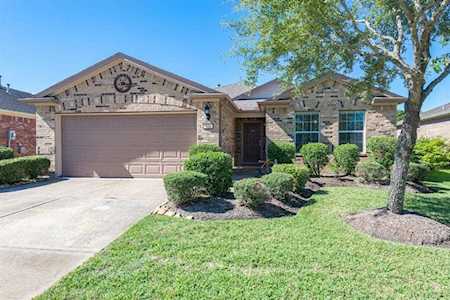 934 Honeysuckle Vine Dr Rosenberg, TX 77469
