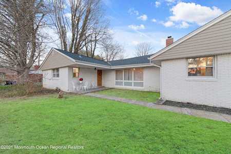 48 Daum Rd Manalapan, NJ 07726
