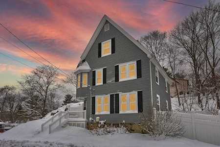 4 Lee Street Wakefield, MA 01880