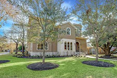 4901 Holt St Bellaire, TX 77401