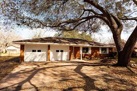 2903 S Talasek Street St Rosenberg, TX 77471