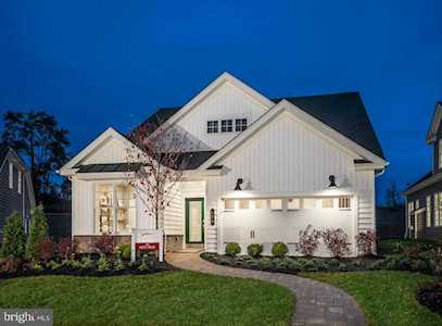 813 Founders Way East Petersburg, PA 17520