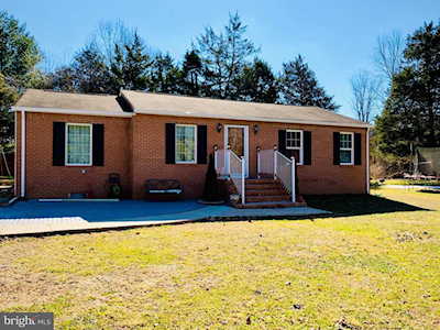 6057 Greenpark Ln Warrenton, VA 20187