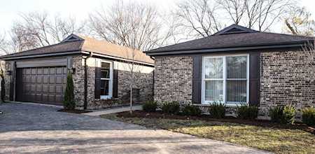 1725 Mountain Dr Deerfield, IL 60015