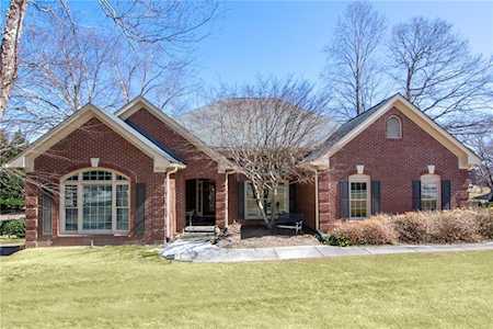 1360 Country Lake Dr SW Lilburn, GA 30047