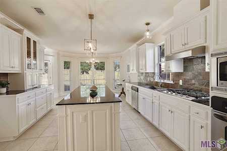403 Longmeadow Dr Baton Rouge, LA 70810