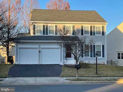 3521 Armfield Farm Dr Chantilly, VA 20151