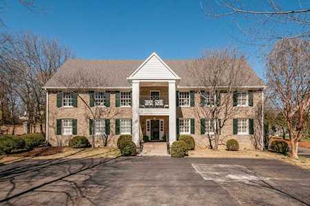 4402 Harding Pl Nashville, TN 37205