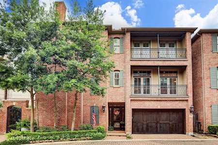 1010 Nantucket Dr Houston, TX 77057