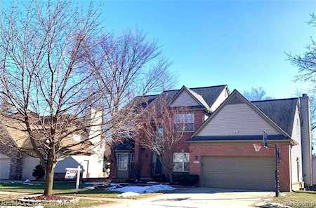 29321 Stillwater Farmington Hills, MI 48334